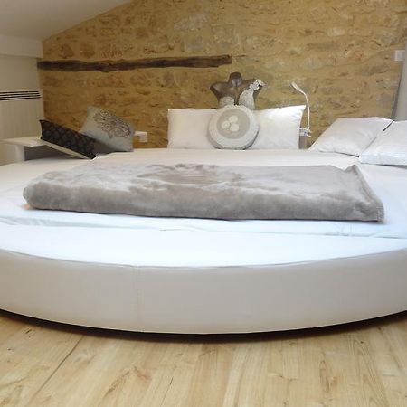 Au Pied Du Chateau - 5 A 11 Personnes - Baignade-Canoe-Piste Cyclable A 100 M Castelnaud La Chapelle Δωμάτιο φωτογραφία