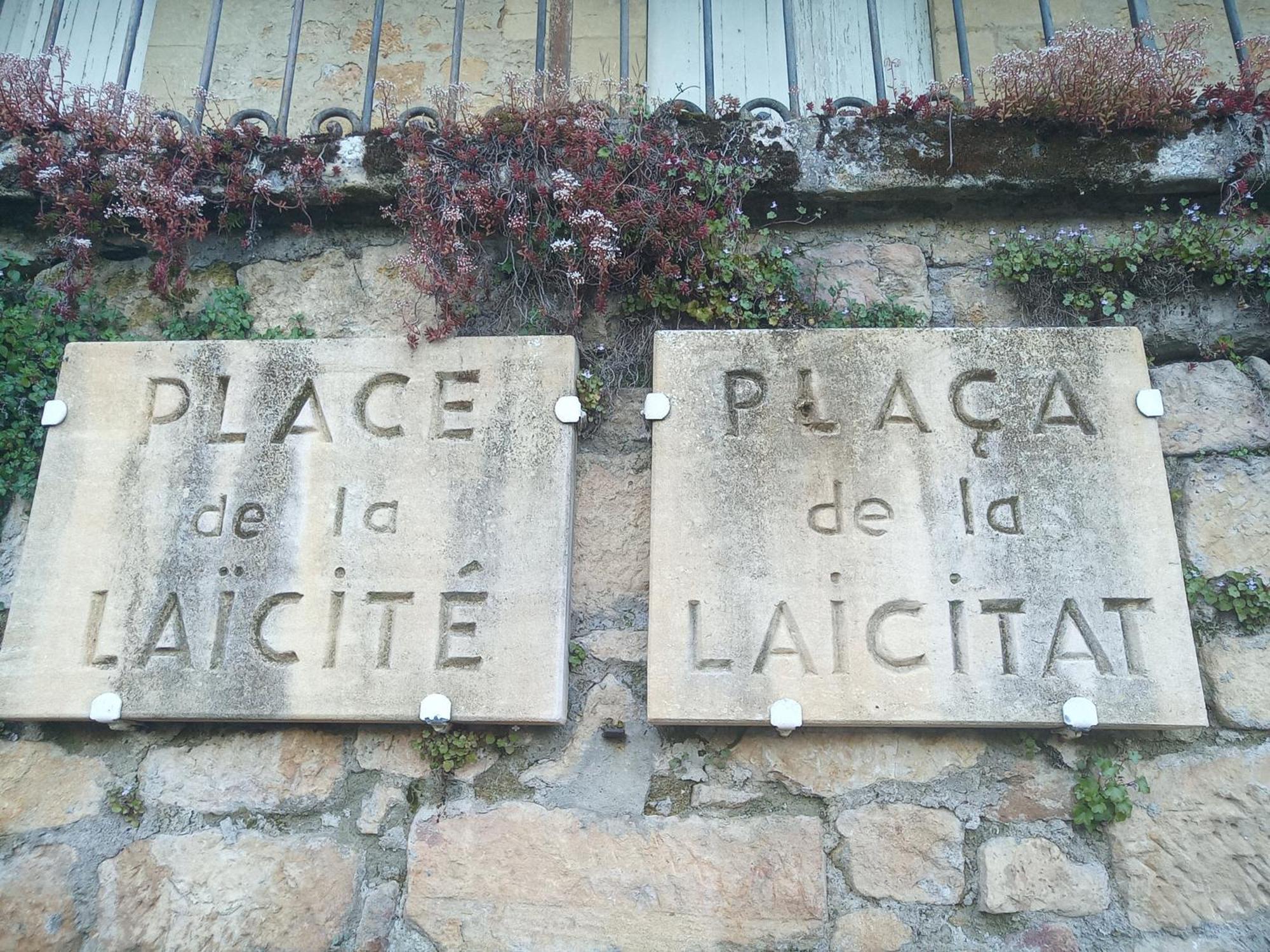Au Pied Du Chateau - 5 A 11 Personnes - Baignade-Canoe-Piste Cyclable A 100 M Castelnaud La Chapelle Εξωτερικό φωτογραφία