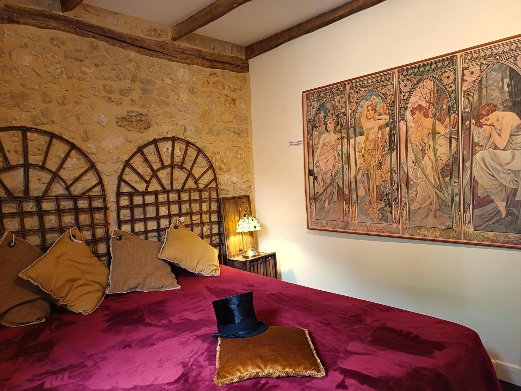 Au Pied Du Chateau - 5 A 11 Personnes - Baignade-Canoe-Piste Cyclable A 100 M Castelnaud La Chapelle Εξωτερικό φωτογραφία