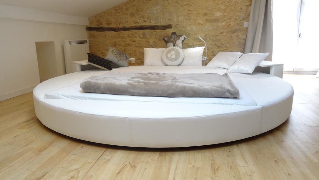 Au Pied Du Chateau - 5 A 11 Personnes - Baignade-Canoe-Piste Cyclable A 100 M Castelnaud La Chapelle Δωμάτιο φωτογραφία