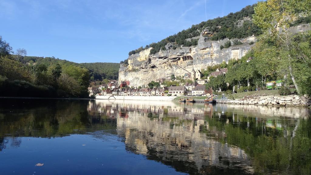 Au Pied Du Chateau - 5 A 11 Personnes - Baignade-Canoe-Piste Cyclable A 100 M Castelnaud La Chapelle Εξωτερικό φωτογραφία