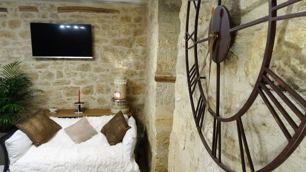 Au Pied Du Chateau - 5 A 11 Personnes - Baignade-Canoe-Piste Cyclable A 100 M Castelnaud La Chapelle Εξωτερικό φωτογραφία