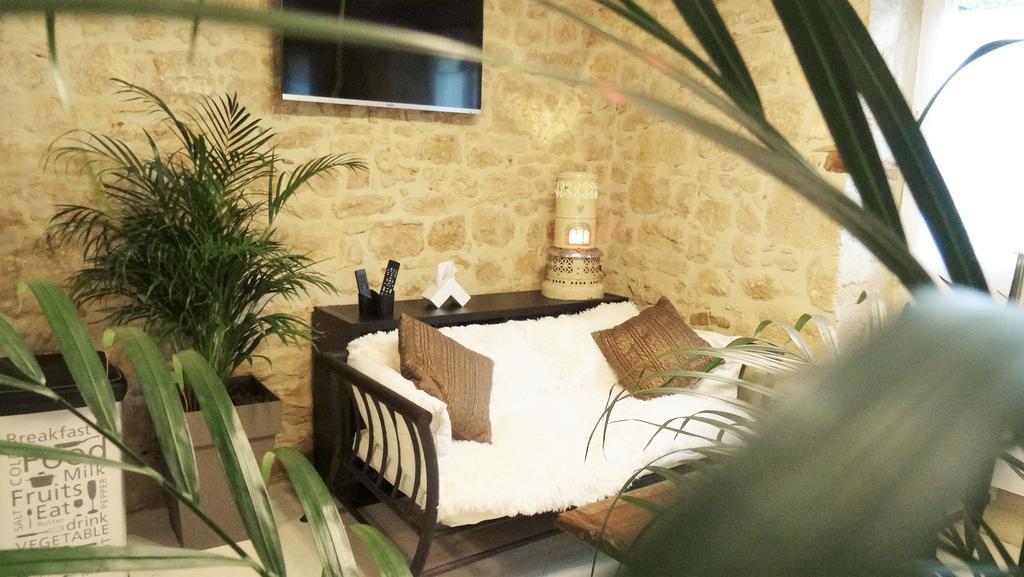 Au Pied Du Chateau - 5 A 11 Personnes - Baignade-Canoe-Piste Cyclable A 100 M Castelnaud La Chapelle Εξωτερικό φωτογραφία