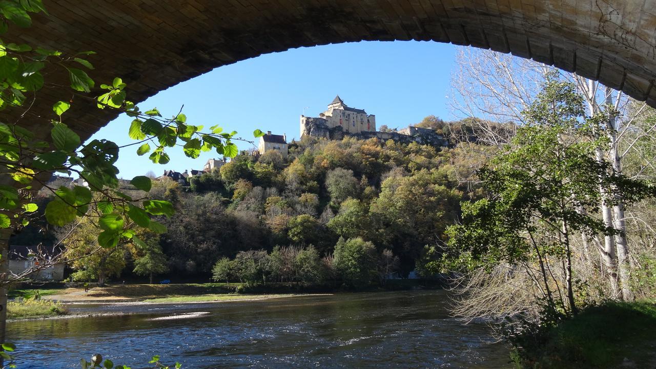 Au Pied Du Chateau - 5 A 11 Personnes - Baignade-Canoe-Piste Cyclable A 100 M Castelnaud La Chapelle Εξωτερικό φωτογραφία